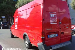 Travolti da un furgone mentre erano in scooter: 15enne grave in Rianimazione. L'autista era alticcio - Corriere Salentino