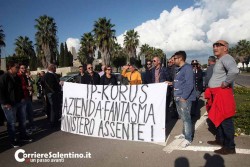Lavoratori della ex BAT protestano ancora - Corriere Salentino