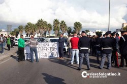 Lavoratori della ex BAT protestano ancora - Corriere Salentino