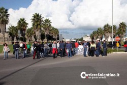 Lavoratori della ex BAT protestano ancora - Corriere Salentino