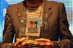 Raffaele Vasquez si aggiudica il premio per l'originalità al "Mia Martini" - Corriere Salentino