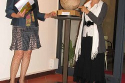 Gli Ulivi della pirografista Silvana Bissoli “una viandante messaggera” come ella si definisce, tra i passi di Verona! - Corriere Salentino