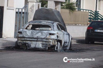 auto-incendiata