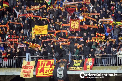 uslecce-curva-nord-tifoseria
