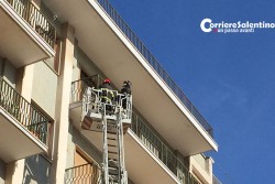 Cadono calcinacci dal terrazzo di un palazzo, paura ma nessun ferito - Corriere Salentino