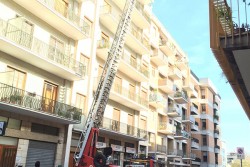 Cadono calcinacci dal terrazzo di un palazzo, paura ma nessun ferito - Corriere Salentino