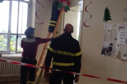 Rischio crollo solaio, i Vigili del Fuoco alla scuola primaria di Merine di Lizzanello - Corriere Salentino