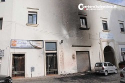 Tre auto in fiamme nella notte: brucia anche la Mercedes dell'avvocato Palamà - Corriere Salentino