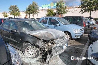 ipercoop-macchina-bruciata_0608