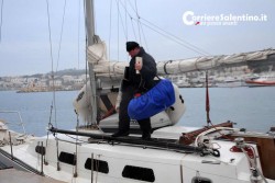 Barca a vela con migranti al largo di Leuca, arrestati due scafisti - Corriere Salentino