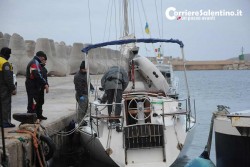 Barca a vela con migranti al largo di Leuca, arrestati due scafisti - Corriere Salentino
