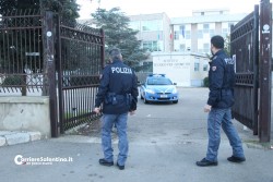 Pistolettata contro la scuola, mistero in città - Corriere Salentino