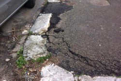 Piazza Bottazzi, Dantes: "Un’impresa camminare senza pericoli, proprio davanti all’ex Vito Fazzi" - Corriere Salentino