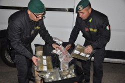 Trafficanti di droga con mezzi a noleggio: in quattro in manette, sequestrati circa 650 chili di droga - Corriere Salentino