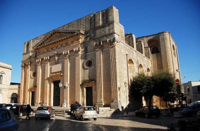 Alessano-chiesa-di-San-Salvatore-piazza-don-Tonino-Bello