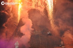 Fòcara e spettacoli mozzafiato per l’edizione 2015 della festa del fuoco - Corriere Salentino