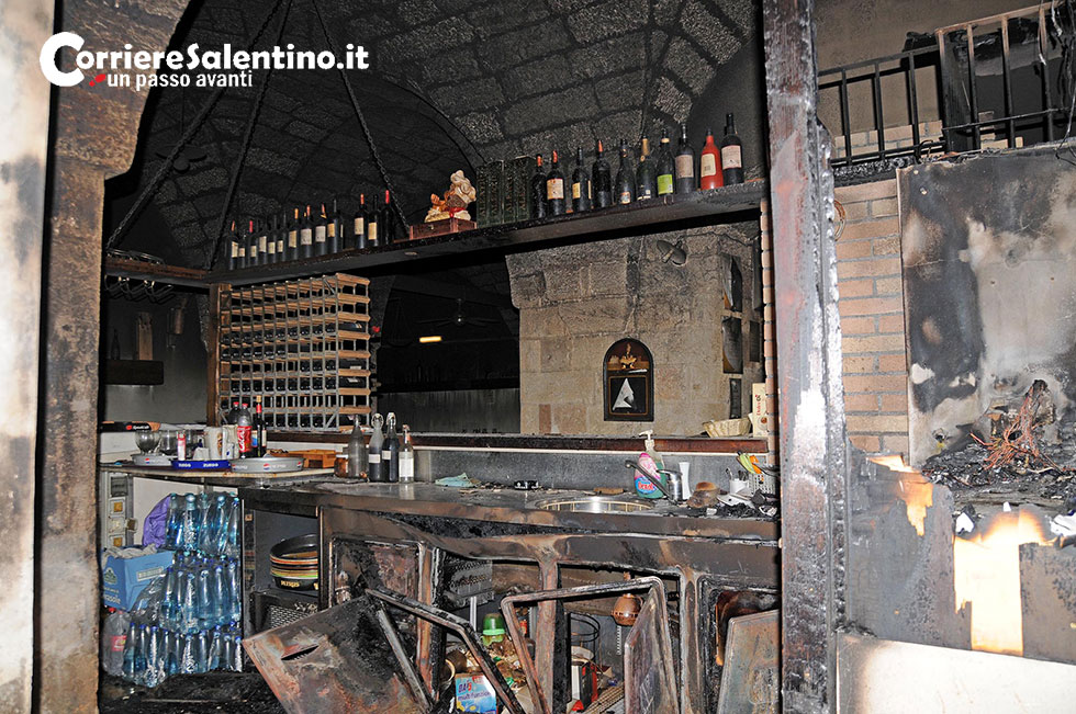 Fiamme “divorano” ristorante: ingenti i danni, si indaga sulle cause