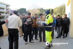 Trasferiti nei centri d'accoglienza i 796 del Blue Sky - Corriere Salentino