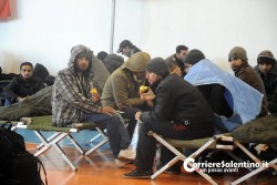 Trasferiti nei centri d'accoglienza i 796 del Blue Sky - Corriere Salentino