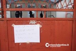Vandali a scuola, bambini a casa: raid dei teppisti a Melissano - Corriere Salentino