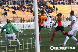 Il Lecce batte il Savoia e si rimette in corsa. La Nord contesta i Tesoro - Corriere Salentino