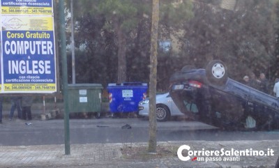 auto-ribaltata-via-roma