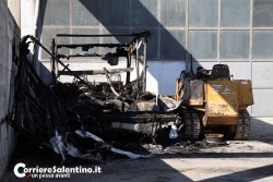 Attentato a una società di Novoli, in fiamme due mezzi - Corriere Salentino