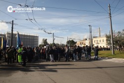 Xylella, gli agricoltori scendono in piazza: bloccato il centro di Lecce - Corriere Salentino