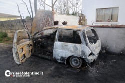 Notte “rovente” ad Alliste e Racale, incendiate tre vetture - Corriere Salentino
