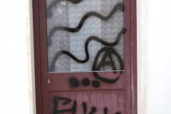 Scritte anarchiche ed offensive contro la polizia, nei guai 19enne di Nardò - Corriere Salentino