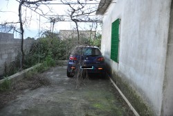 Trovati nel casolare abbandonato due auto e un furgone rubati - Corriere Salentino