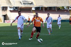 Il Lecce vince 3-0 contro l’Aversa Normanna, doppietta di Moscardelli e gol di Gustavo - Corriere Salentino