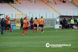 Il Lecce vince 3-0 contro l’Aversa Normanna, doppietta di Moscardelli e gol di Gustavo - Corriere Salentino