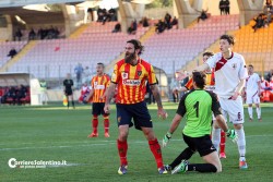 Il Lecce vince 3-0 contro l’Aversa Normanna, doppietta di Moscardelli e gol di Gustavo - Corriere Salentino