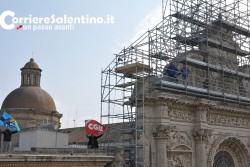 Dipendenti Axa sul tetto di Santa Croce - Corriere Salentino