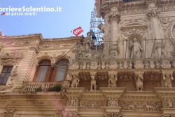 Dipendenti Axa sul tetto di Santa Croce - Corriere Salentino