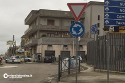 Perde il controllo dell'auto, 20enne si schianta contro un garage: paura per zio e nipote - Corriere Salentino