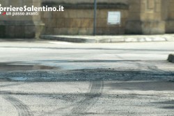 Fiamme misteriose a Surbo, brucia il furgone del parente del boss Vincenti. Altro incendio a Sannicola - Corriere Salentino