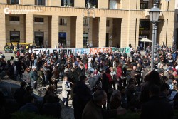 Xylella, un fiume di gente in piazza Sant'Oronzo per salvare gli ulivi e chiedere trasparenza - Corriere Salentino