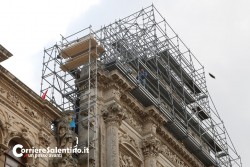 Dipendenti Axa sul tetto di Santa Croce - Corriere Salentino