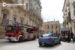 Dipendenti Axa sul tetto di Santa Croce - Corriere Salentino