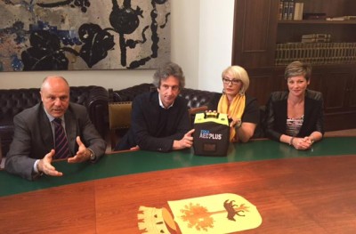 Consegna-defibrillatore