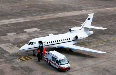 Imbarco-paziente-su-Falcon-50-(3)