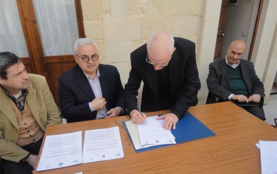 Un-momento-della-firma