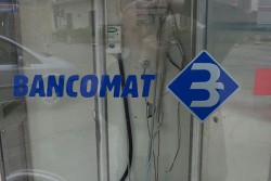 Smontano bancomat e lo caricano in auto: furto riuscito a Zollino. È la quarta volta in un mese e mezzo - Corriere Salentino