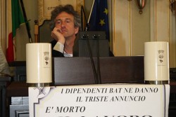 Lavoratori ex Bat bloccano il camion della Iacobucci, nel pomeriggio interviene la digos - Corriere Salentino