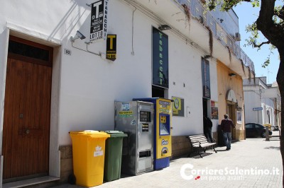 la tabaccheria di via Roma a Carmiano
