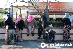 Doppio sbarco nella notte, rintracciati circa 70 migranti: arrestati due scafisti albanesi - Corriere Salentino