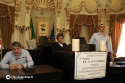 Lavoratori ex Bat bloccano il camion della Iacobucci, nel pomeriggio interviene la digos - Corriere Salentino