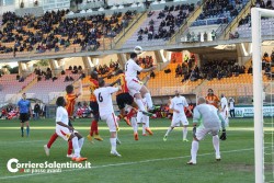 Il Lecce reagisce alle ingiustizie: batte il Benevento con un gol di Papini e rivede i play-off - Corriere Salentino